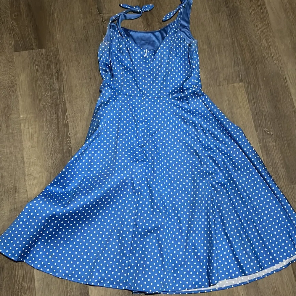 NEW Light Blue and White Polka Dot Bonefine Dress Size M - Image 3