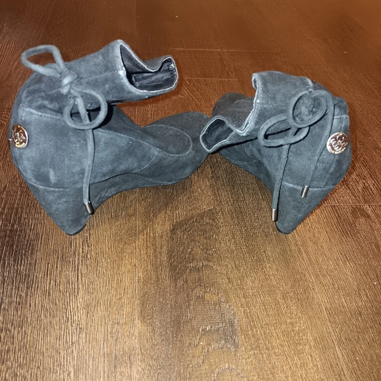 BCBG Wessy Wedge Cinch Slouchy Suede Ankle Bootie Size 7 - Image 4