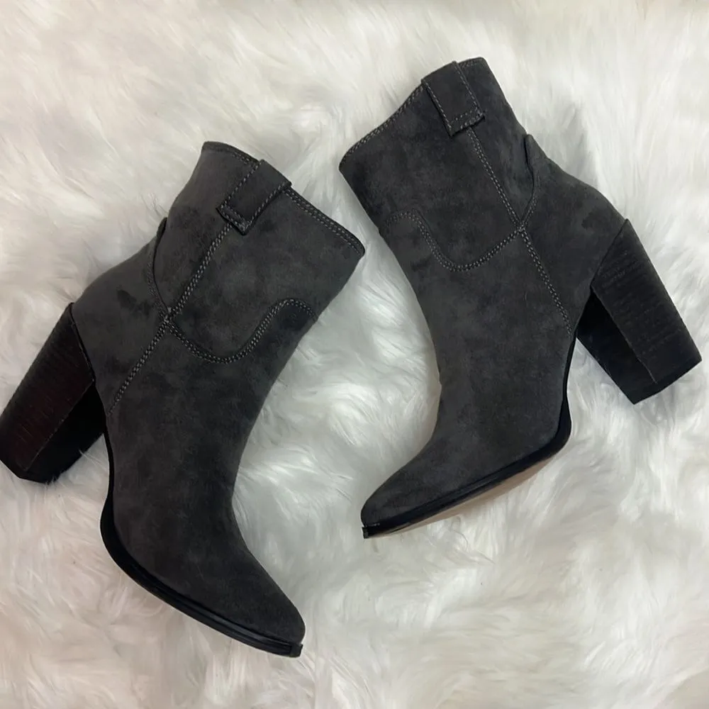 Very G  Rosie Short Cowboy Booties size 7.5 Bin 12 - Image 3