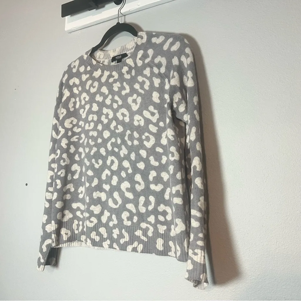 Aqua Cashmere Crewneck Sweater Gray Leopard Cheetah Print Size XS Oversized - Image 2