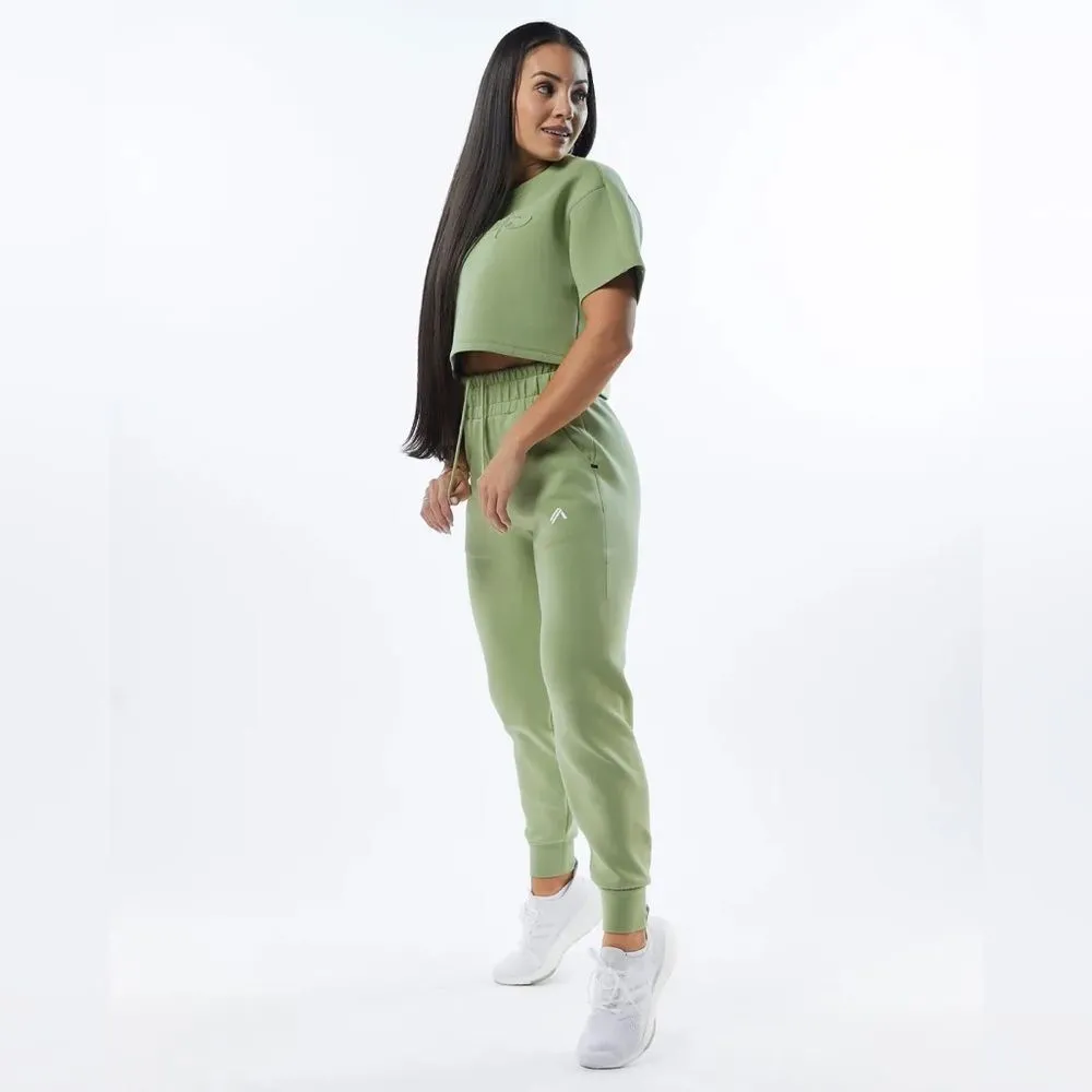 NEW Alphalete Elmts Elements Relaxed Cuffed Jogger in Green Size S - Image 4