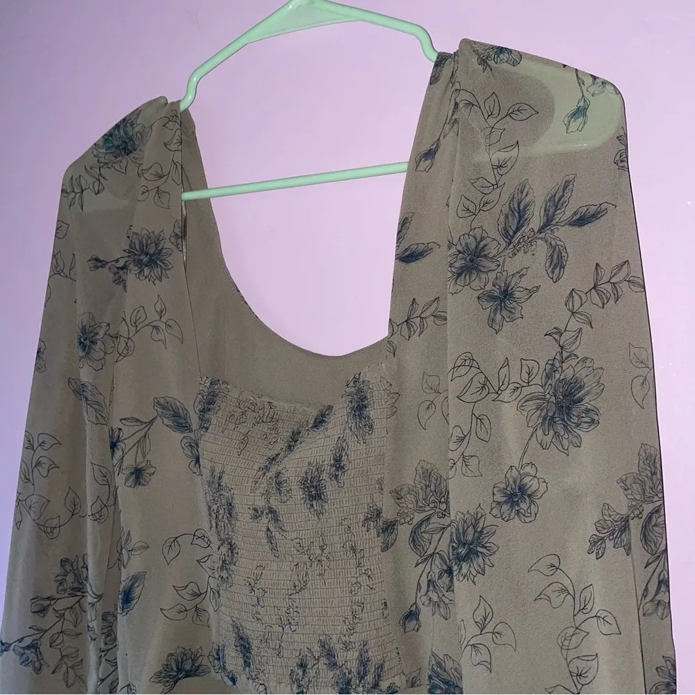 NEW House of Harlow XS Cropped Blouse Chiffon Floral Top - Image 7