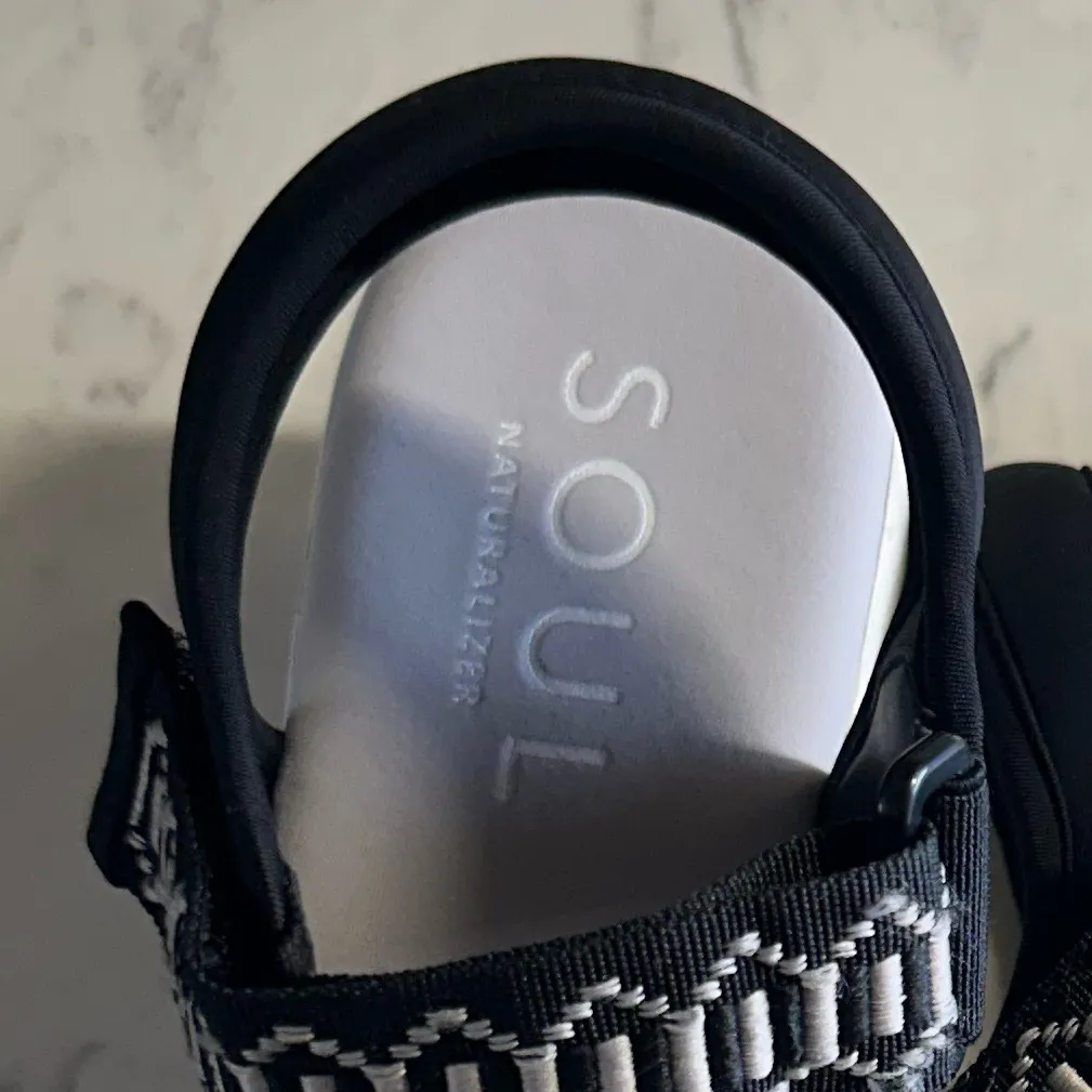 SOUL Naturalizer Black and White Wedge Sandals Size 9 - Image 5