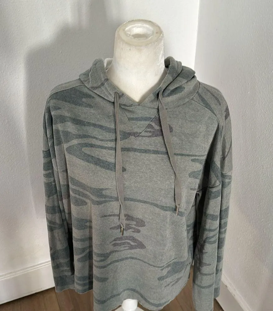 Z Supply Loft Camo Pullover Top Pullover hoodie, Pullover, Casual style - Image 3