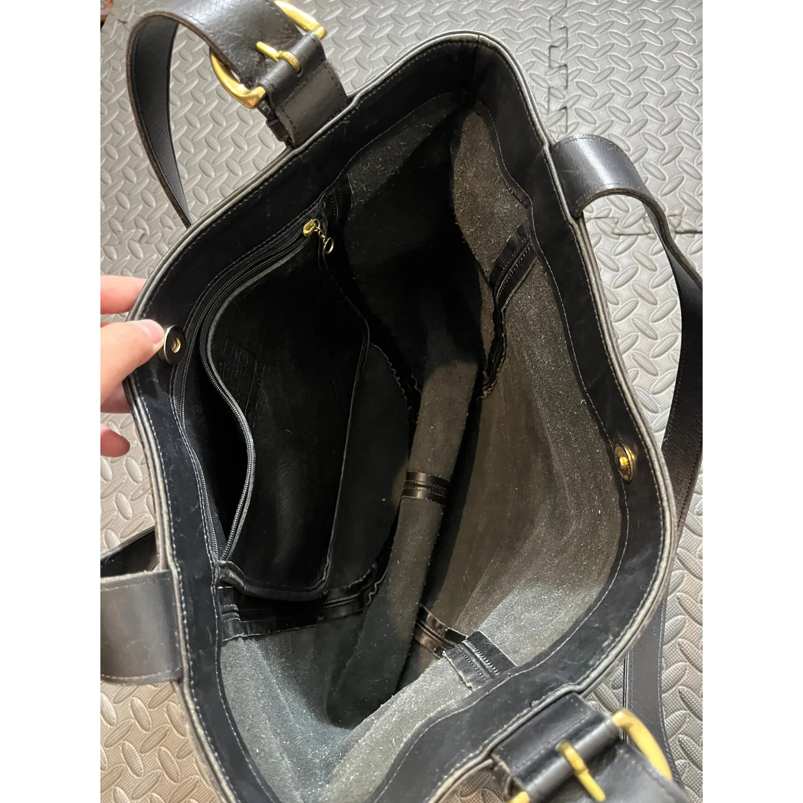 Vintage 90s Coach 4082 Soho Duffle Black Leather US Made Tote Bag Travel Commute - Image 7