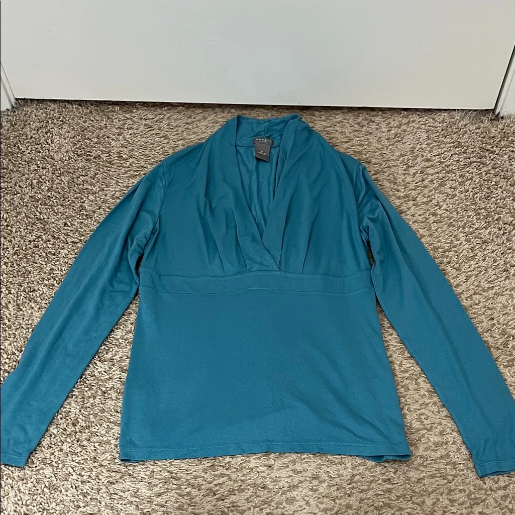 Basics Long Sleeve V Neck Bundle - Image 9