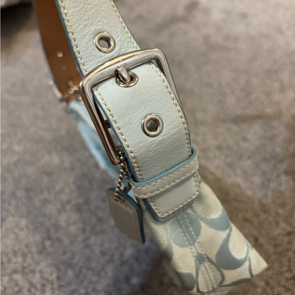 Coach Signature Shoulder Bag - Image 7