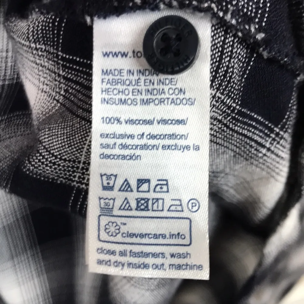 Tommy Hilfiger Women’s Black White Plaid Split Neck Hi-Low Long Sleeve Shirt - Image 10