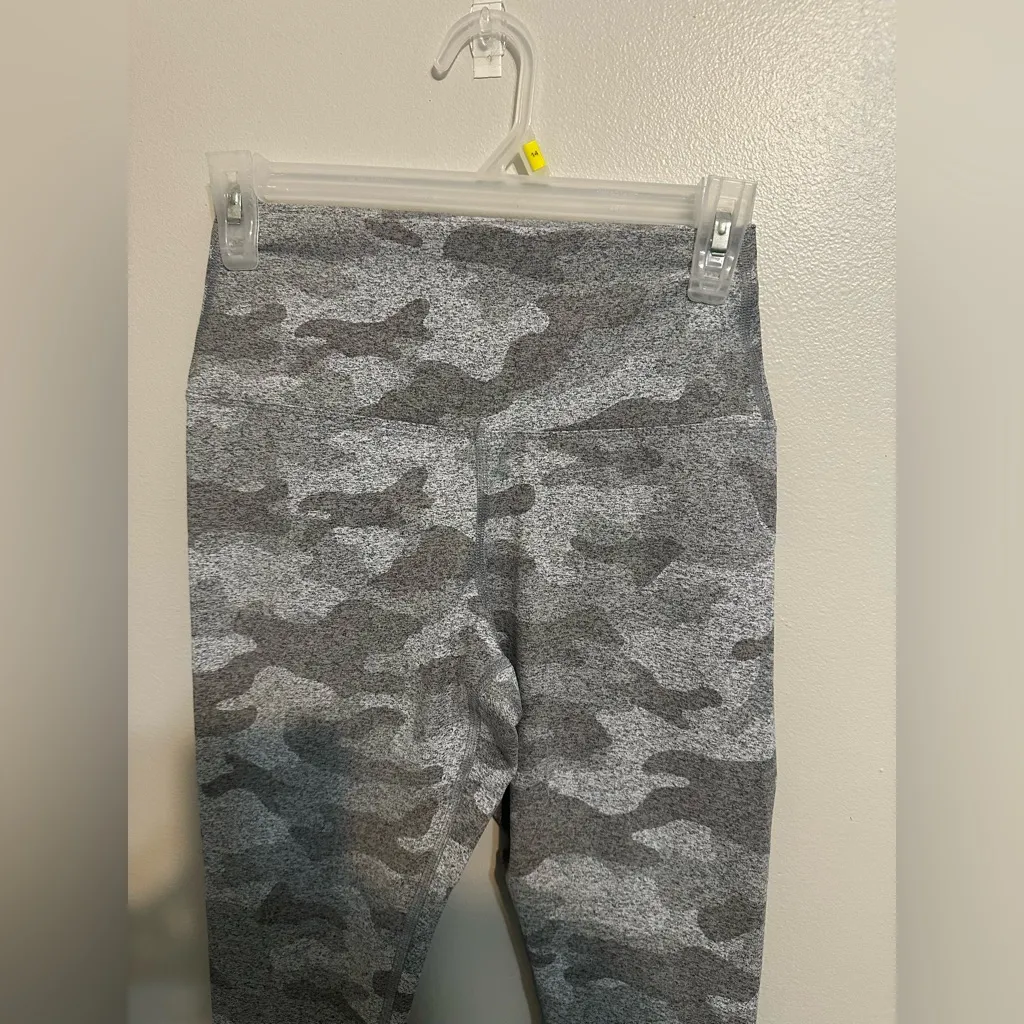 No bull grey Camo leggings NWOT - Image 4