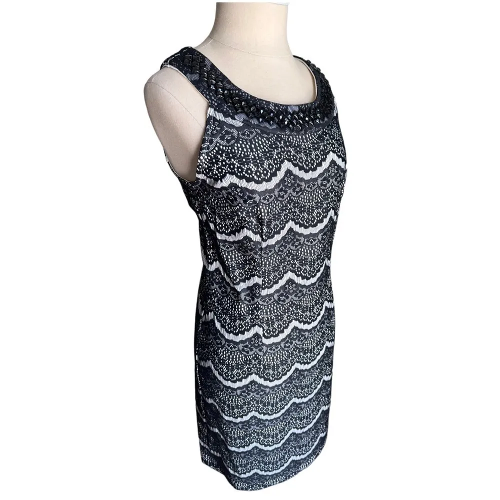 DRESS BARN Black White Scalloped Lace Beaded Sleeveless Stretch Dress Size 4 - Image 9