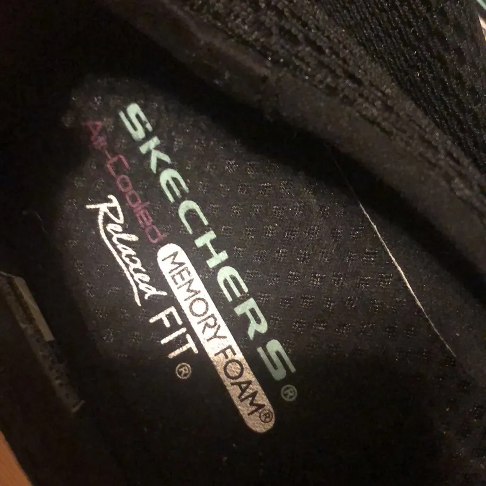 Sketchers Air-Cooled Memory Foam Relaxed Fit Women’s Size 8.5 Black Slip On Shoe - Image 5