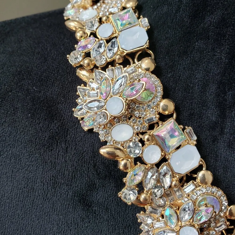 Eye Candy Los Angeles Womens 14k Gold Plated Zinc Alloy Beaded Flowers Necklace - Image 5