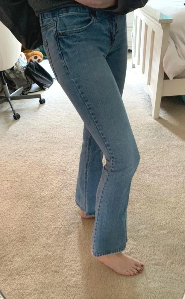 Light Wash Bootcut Jean - Image 4