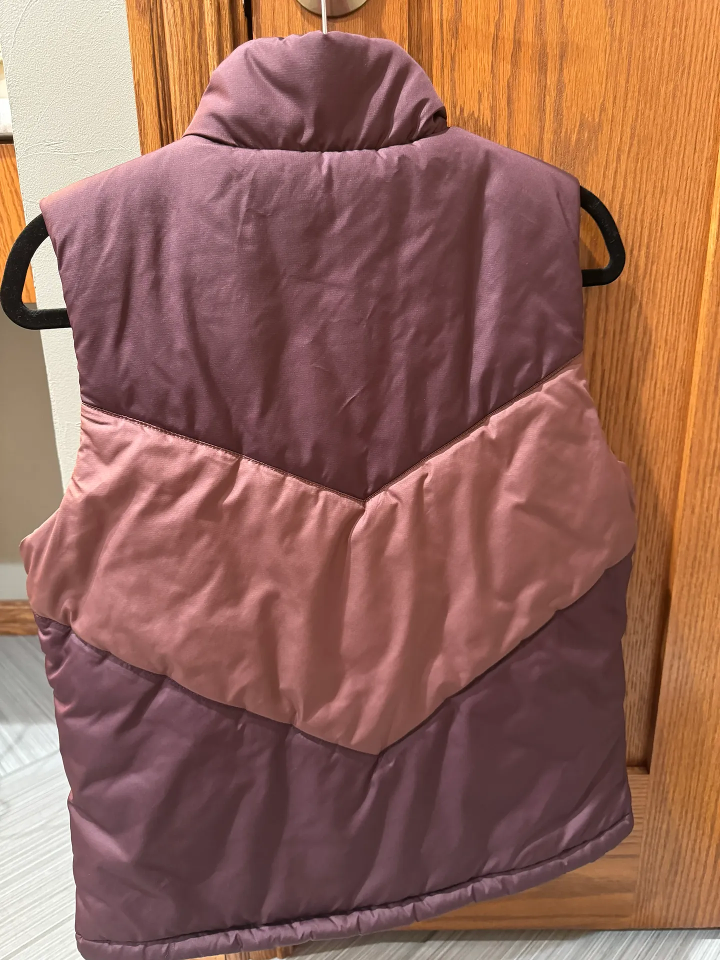 North Face Puffer Vest Women’s - Image 2