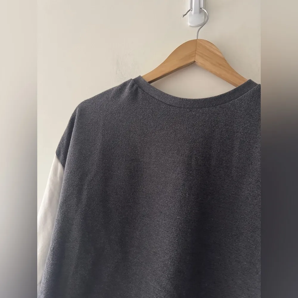 Zara Trafaluc Women's Gray Color Block Wide Sleeve Sweatshirt - Image 2