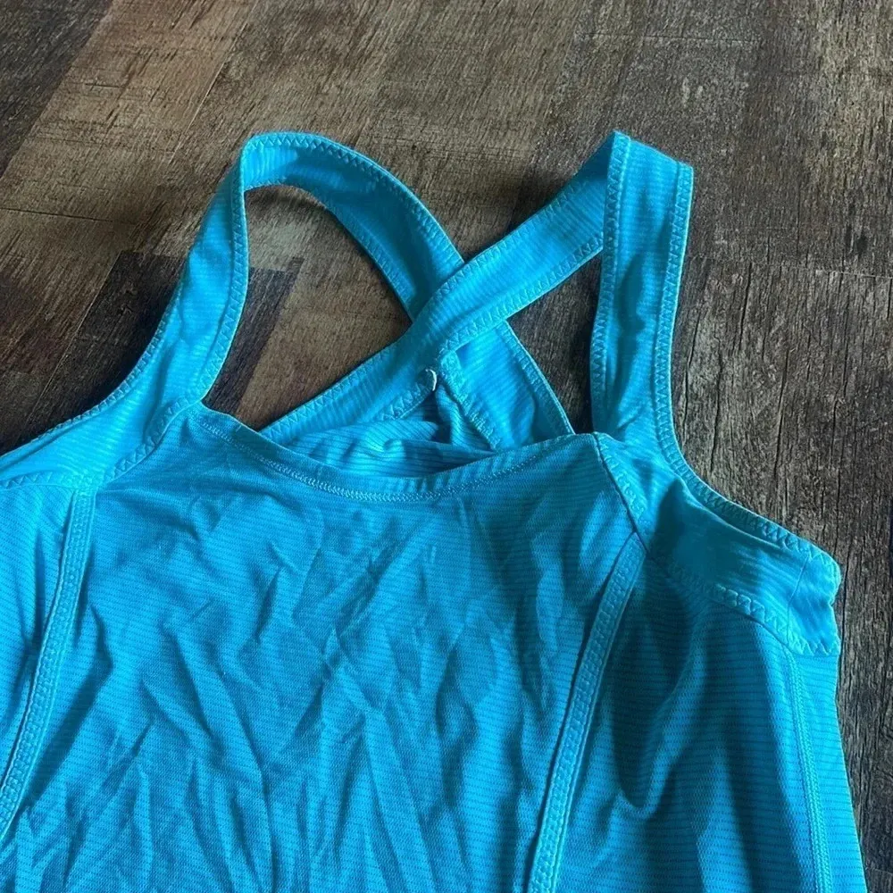 Lululemon light blue free spirit tank size 6 crisscross back - Image 2