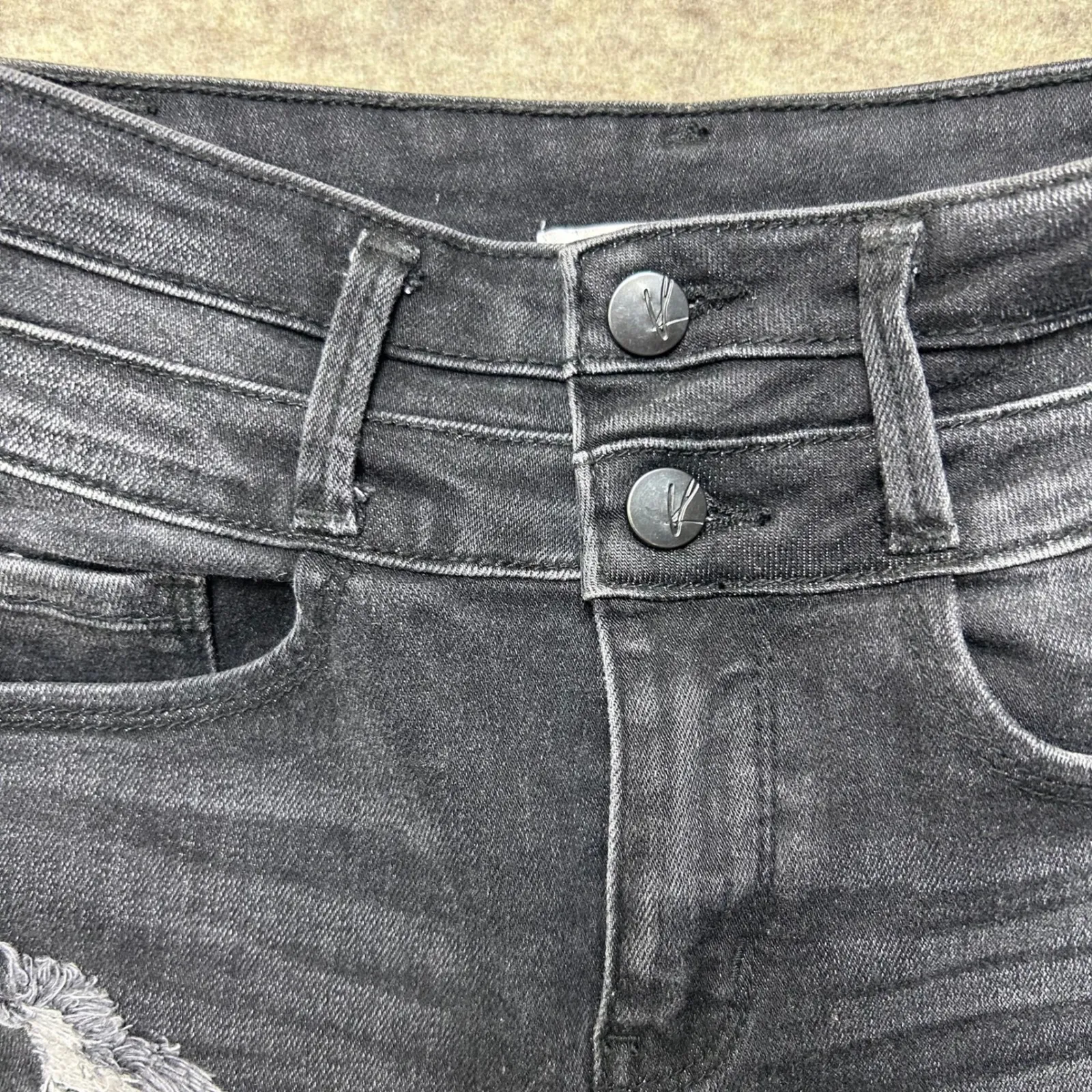 KanCan‎ Signature Buckle Exclusive Distressed Jeans Double Button 24W Black Wash Blue Size 24 - Image 5