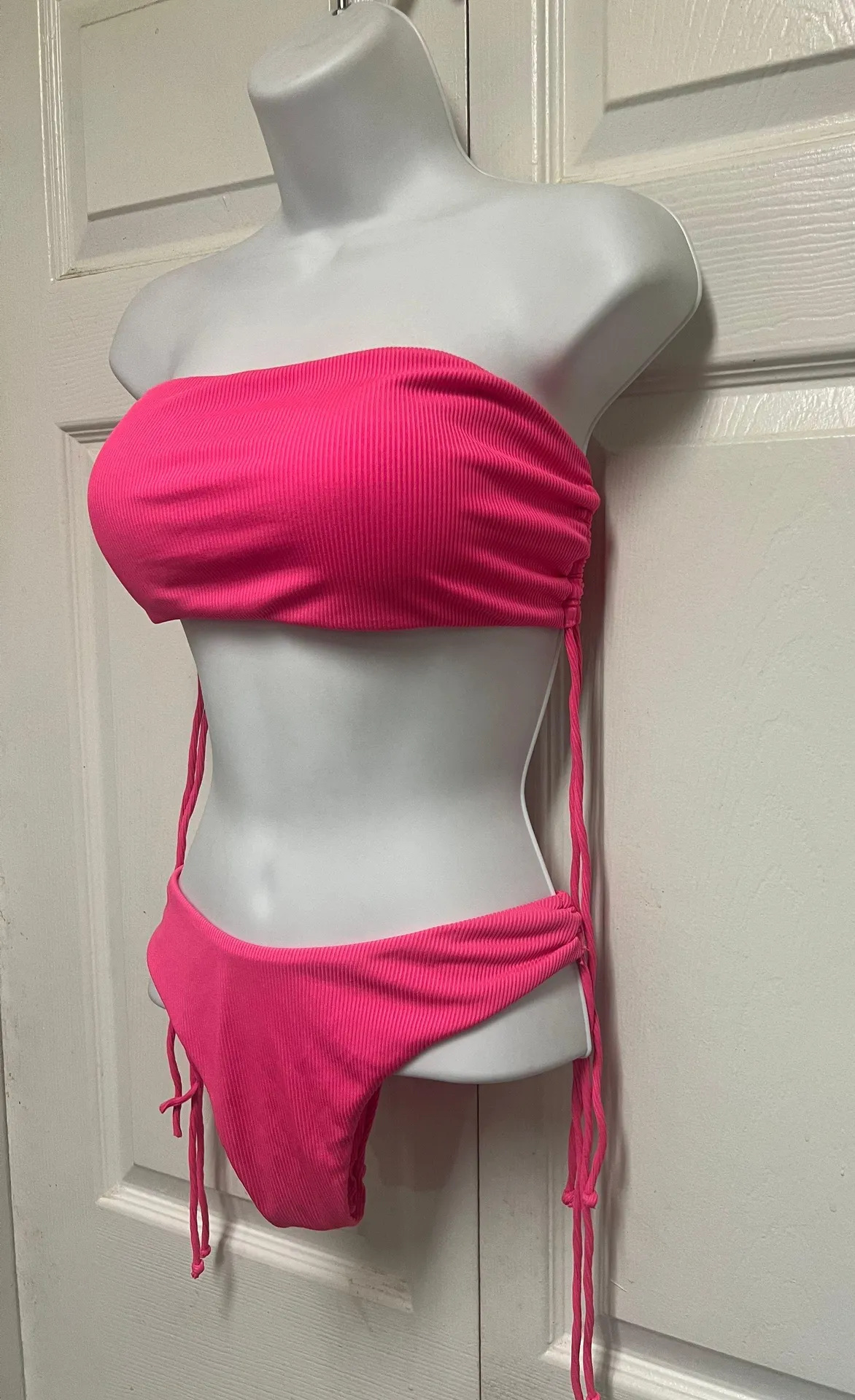 UNBRANDED Hot Pink Ribbed Tie Side Bandeau Bikini Set Size M - Image 3