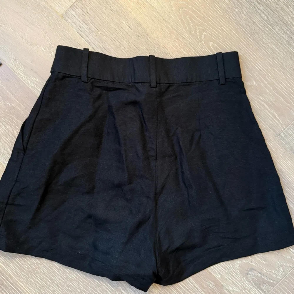 H&M Black Linen Blend Shorts - Image 3