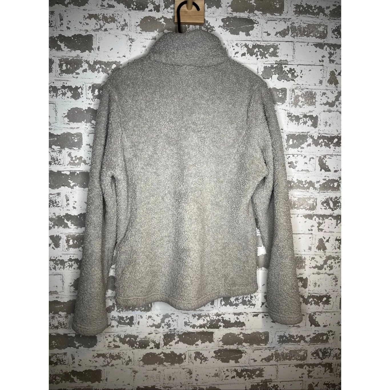 Patagonia | women gray sherpa pullover - Image 9