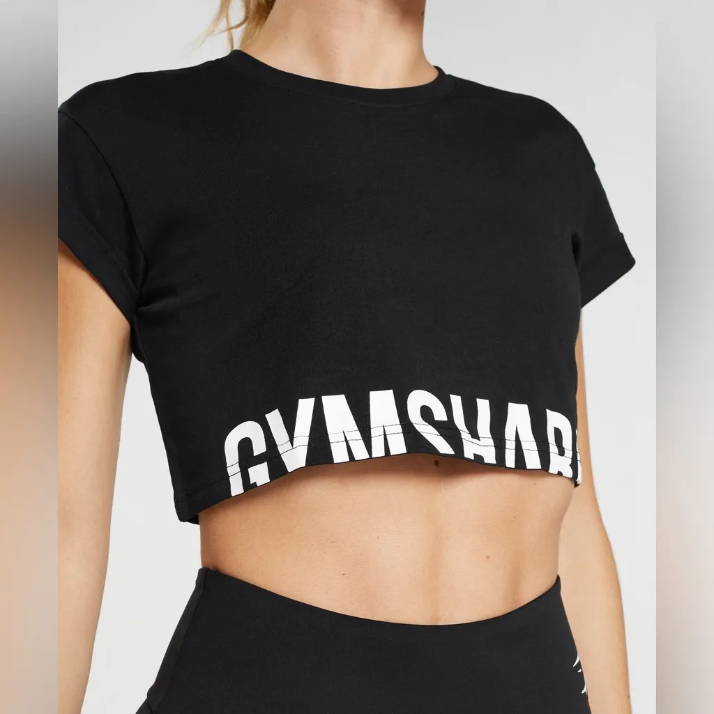 Gymshark FRACTION CROP TOP Black Size Medium - Image 3