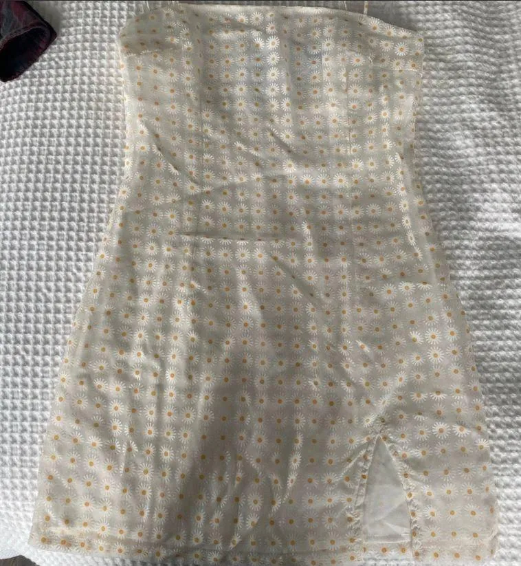 Beginning Boutique Daisy Print Dress - Image 2
