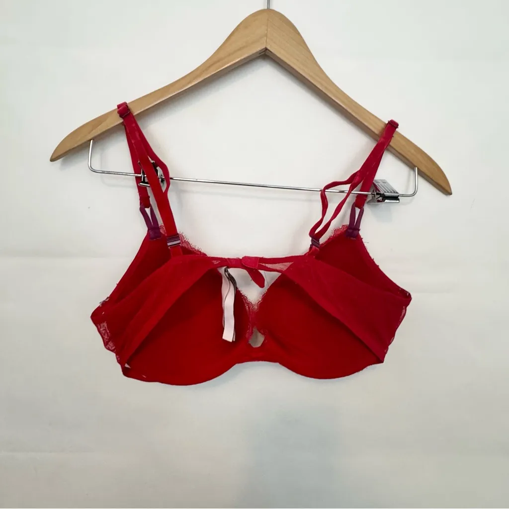 Victoria’s Secret Red T Shirt Push Up Underwire Back Close 34C - Image 2