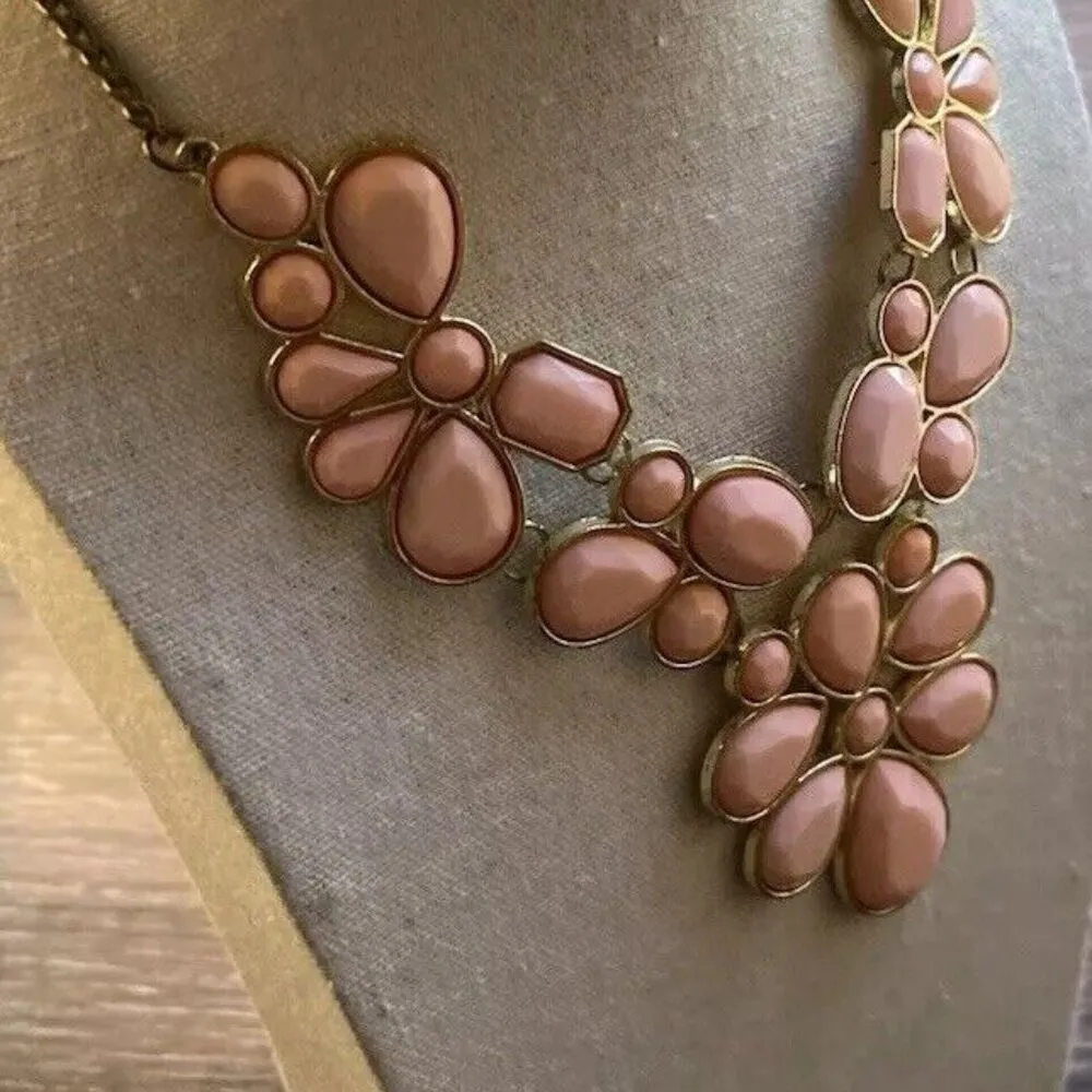 Vintage Pink Peachy cabochon Gold tone Statement chunky Necklace Western Piece - Image 2