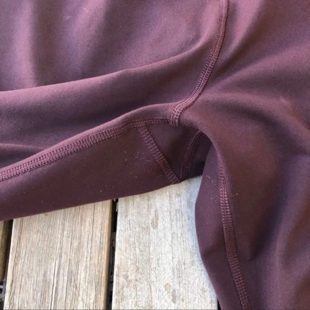 Old Navy Active Elevate Leggings Size M - Image 4