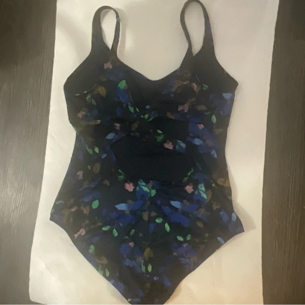 All In Motion One Piece Floral Swimsuit  L Resortwear Vacation Coconut Girl Twee - Image 7