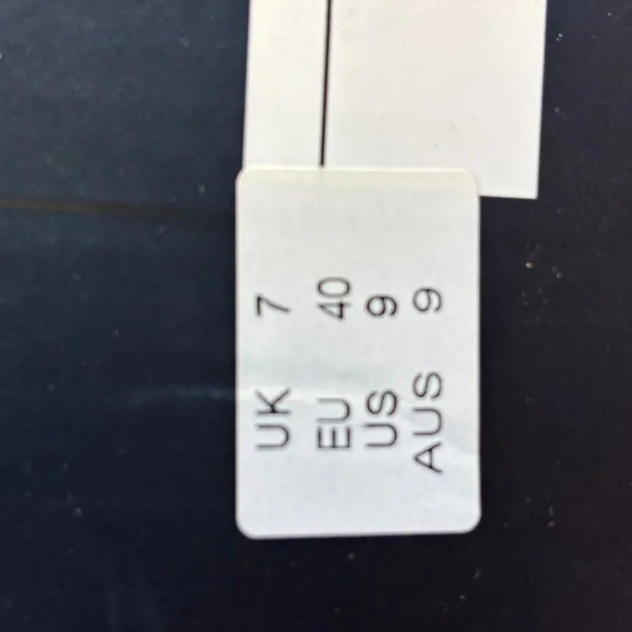 PrettyLittleThing‎ White PU Point Toe Mid Heeled Ankle Sock Boot Sz 9 Stiletto - Image 5