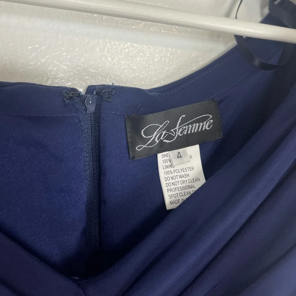 LA FEMME Short-Sleeve Ruched Jersey Gown in Navy Size US 4 - Image 4