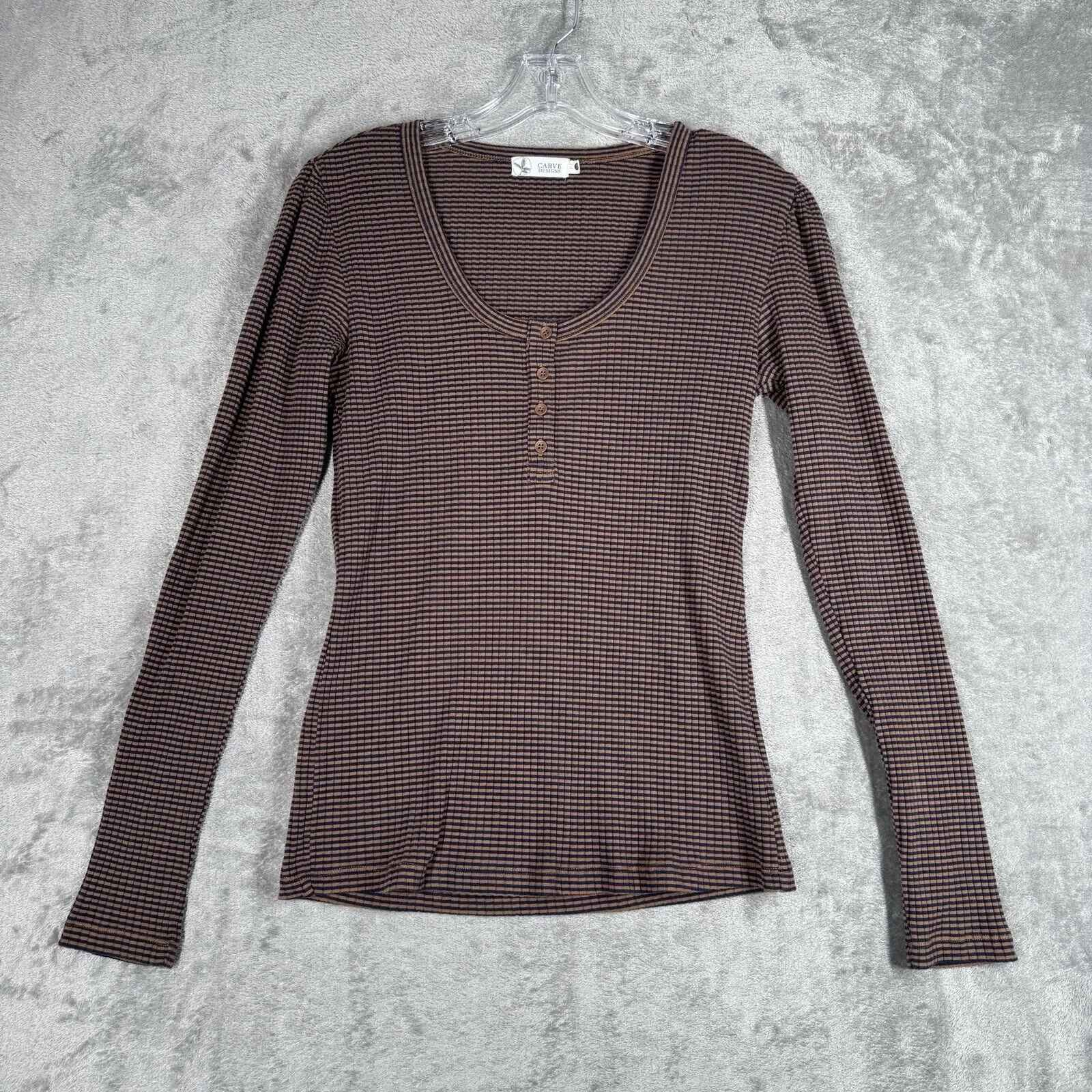 Carve Designs Shirt Womens Small Blue Brown Henley Everyday Casual Athleisure‎ - Image 2