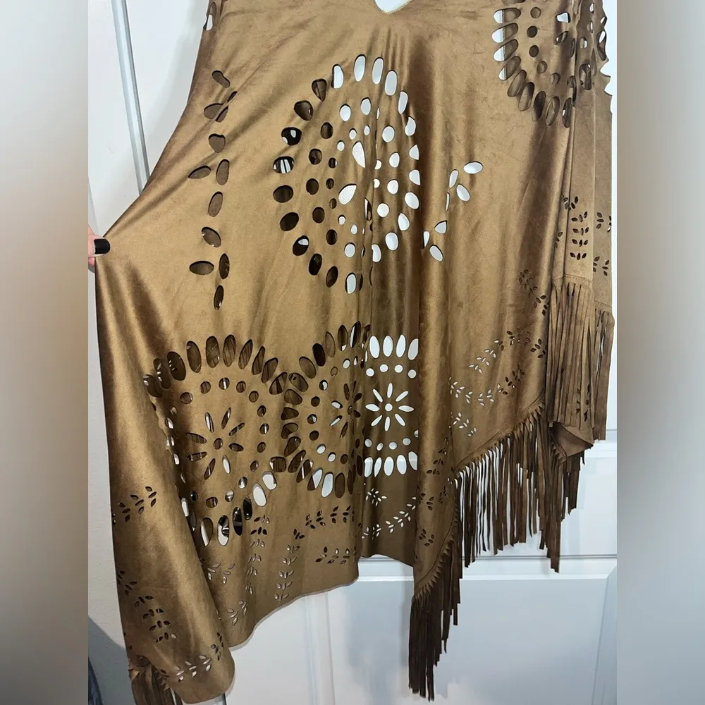 Unbranded One Size Brown Tan Faux Suede Cut Outs Boho Fringe Poncho/Kimono - Image 9