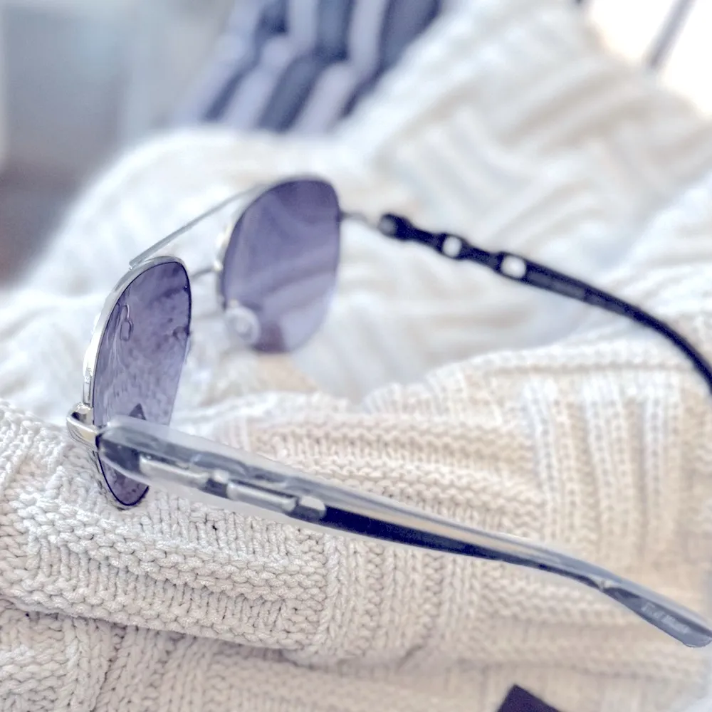 Steve Madden Aviator Black Link Detail Sunglasses - Image 6