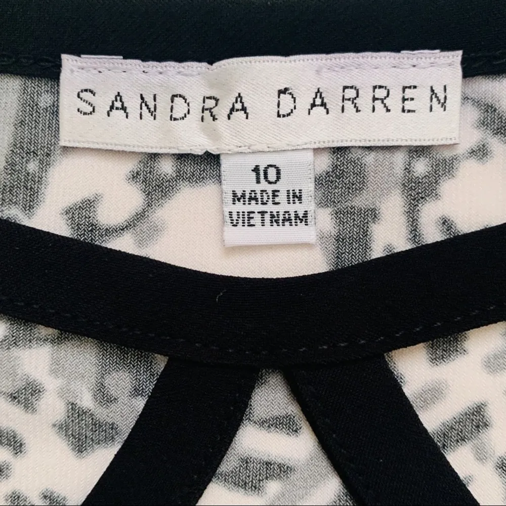 Sandra Darren Dress Black White Brown Print Cut Out Neckline 3/4 Sleeve Size 10 - Image 2