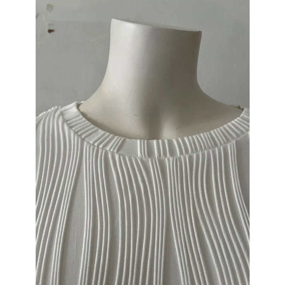 Vintage white swirl accordion pleat crew neck pleated stretchy cap sleeve top M Size M - Image 4