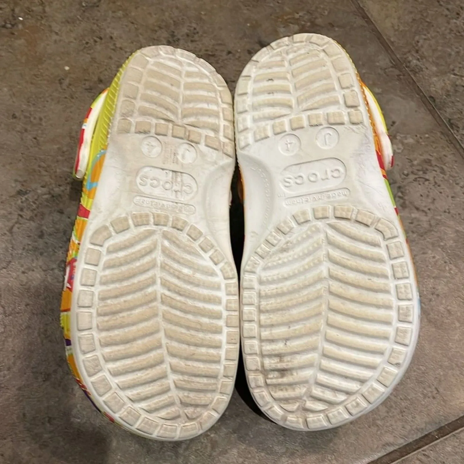 CROCS x Trix Classic Clog Shoe Unisex Size J4 and Womens 6 Limited Edition - Image 9