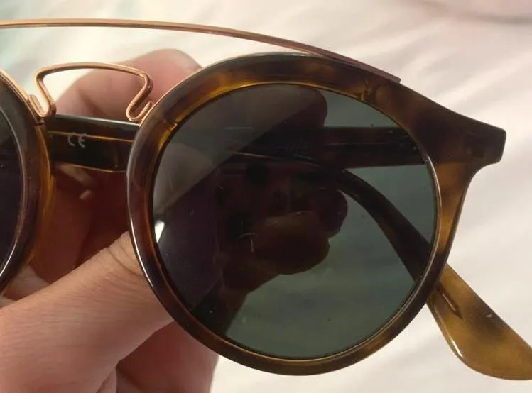 Ray-Ban Circle Ray Bans  - Image 5