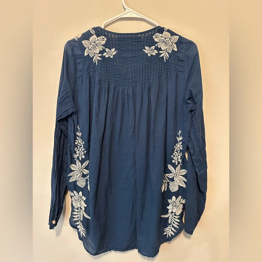 Johnny Was 3J Workshop Blue Long Sleeve Top with White Floral Embroidery Size S - Image 6