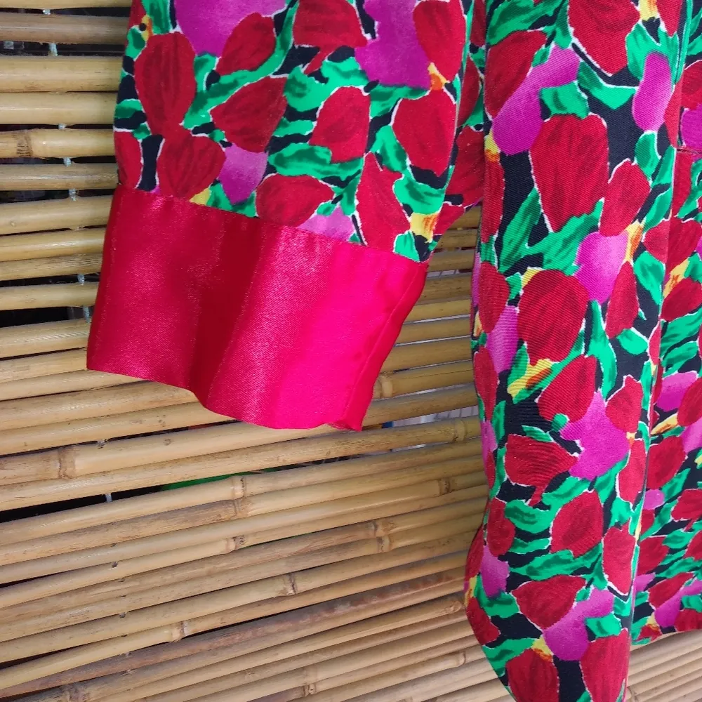 VICTORIAS SECRET S Red Pink Tulip Satin Robe - Image 5