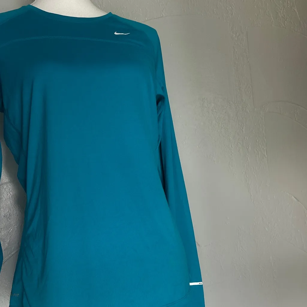 Nike  Women's Aqua Long Sleeve Tee - Image 7