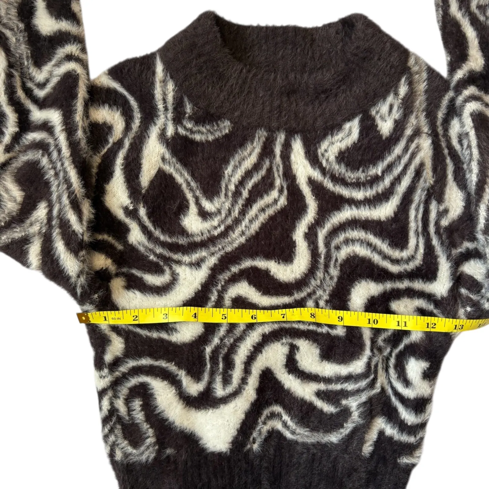 Urban Outfitters‎ Zebra Swirl Fuzzy Mock Neck Cropped Sweater Top XS - Image 5