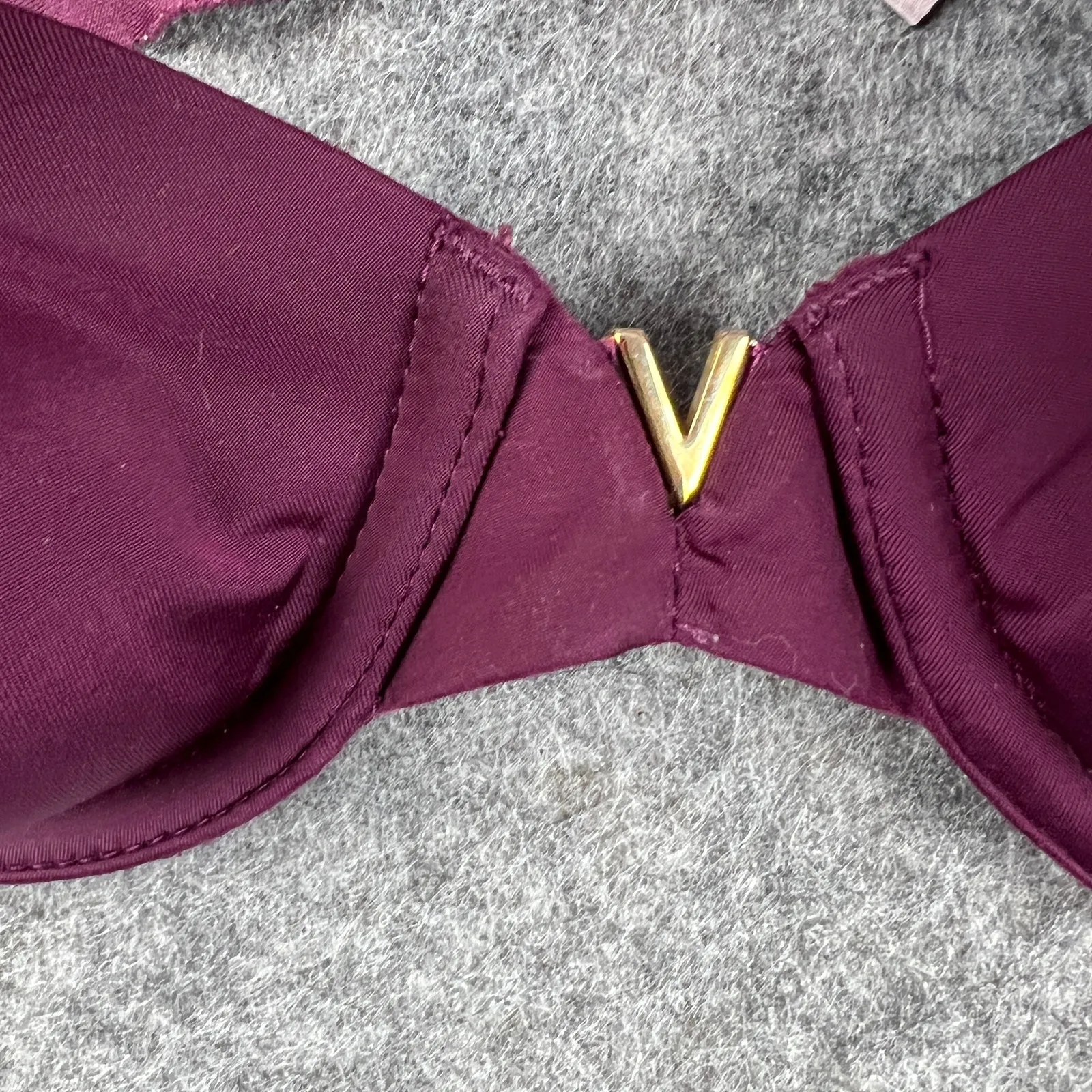 Victoria Secret Lined Demi‎ Maroon Plum Bra with Metal Gold V Size 32D - Image 3