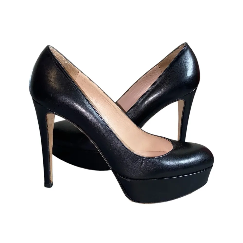 Stuart Weitzman Black Leather Almond Toe Stiletto Platform High Heels - Image 2