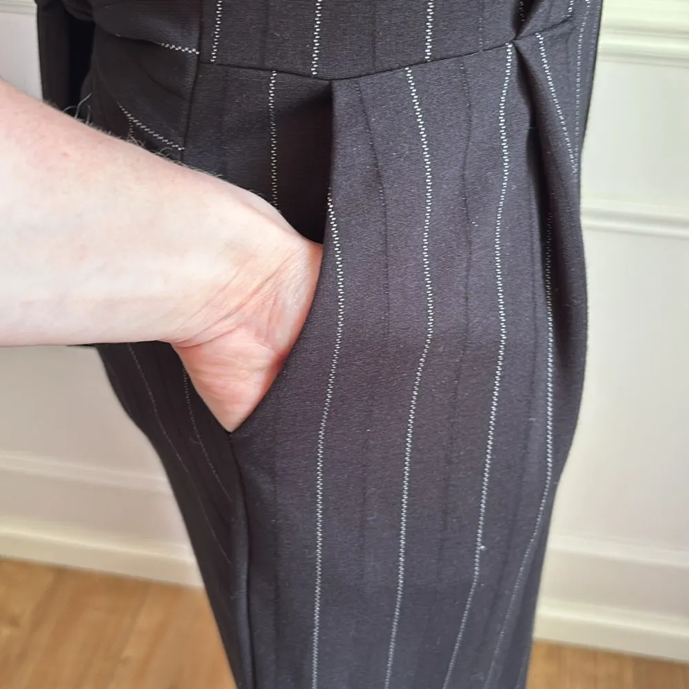 bishop + young Black Cropped Wide Leg Jumpsuit Pinstripes V-Neck Size Large - Image 7