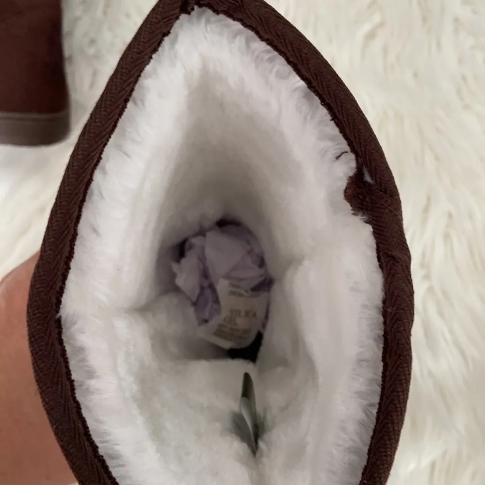 DAWGS brand new boots in the box so soft and warm brown color Size 8 - Image 3