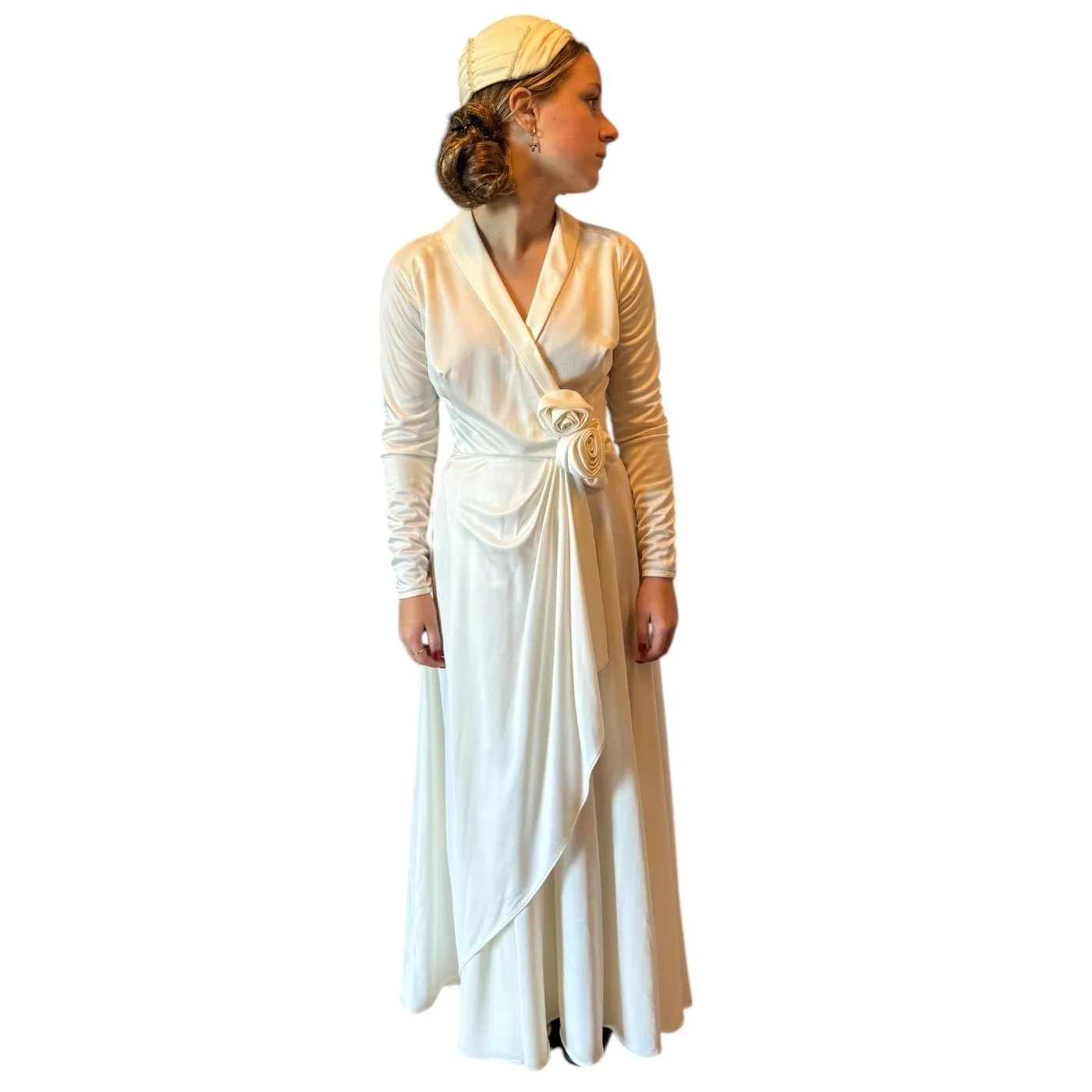 Vintage Ivory Wrap Gown w/ Rosette Detail ILGWU USA and hat wedding Dress XS - Image 5