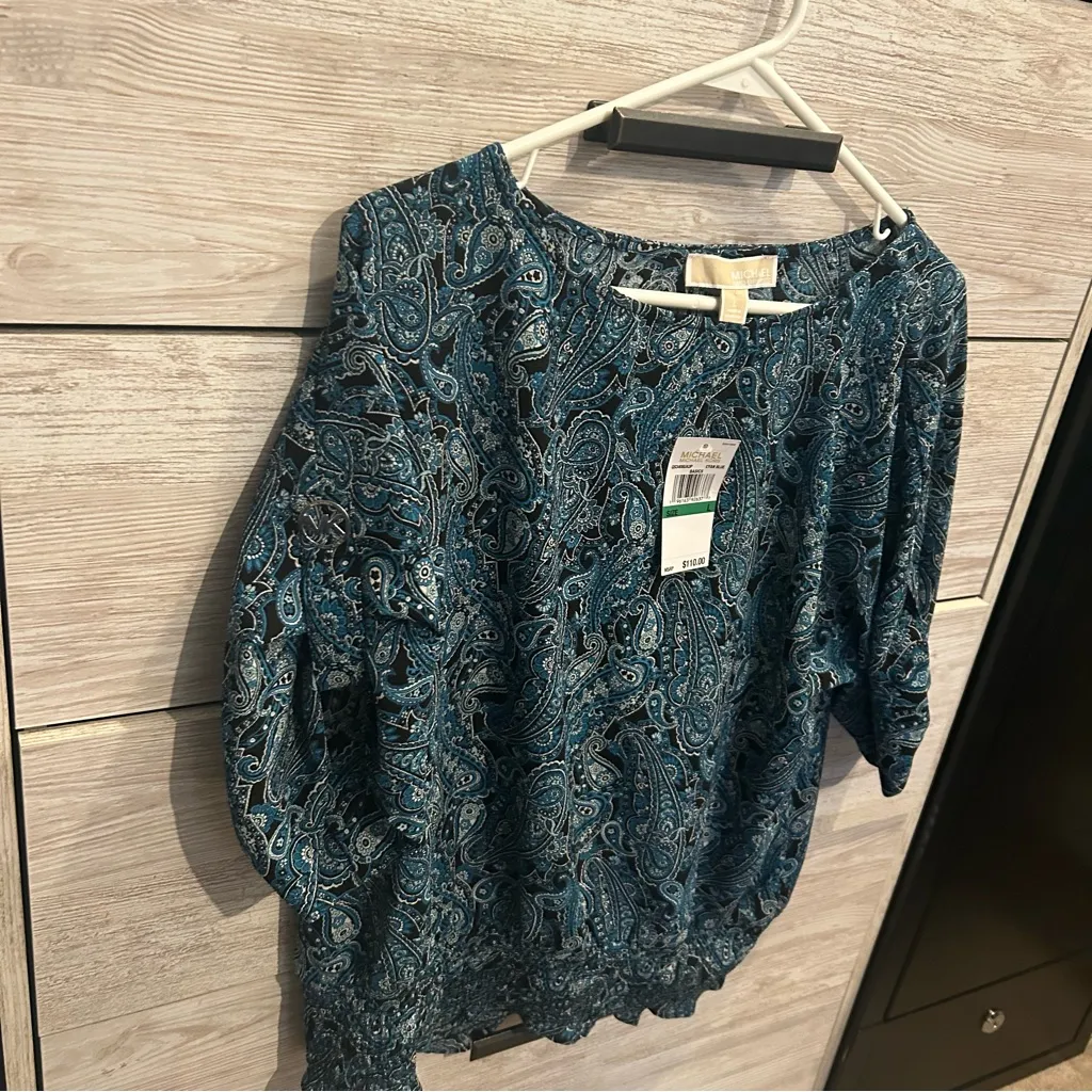 NWT Michael Kors Teal/Black/White Paisley MK Logo Large Sleeve Blouse/Top Blue - Image 5