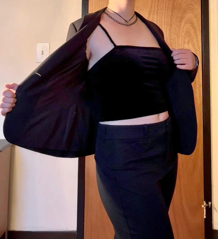 Little Black Blazer - Image 4